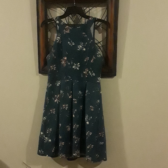 Xhilaration floral dress - Picture 2 of 6